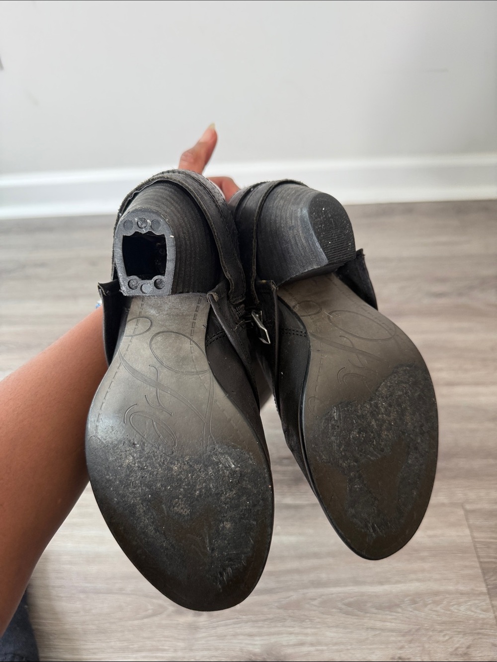 VINTAGE FERGIE BOOTSSSS - Picture 3 of 3